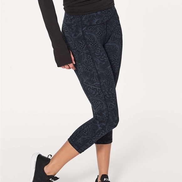 Lululemon Speed Up Crop 21” - Picture 3 of 9